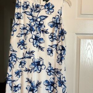 Sleeveless Lauren Ralph Lauren dress. Size 18. Almost new.